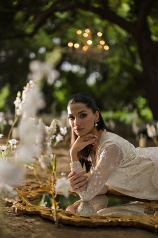 Jardin Festive 3-piece suit fabric.