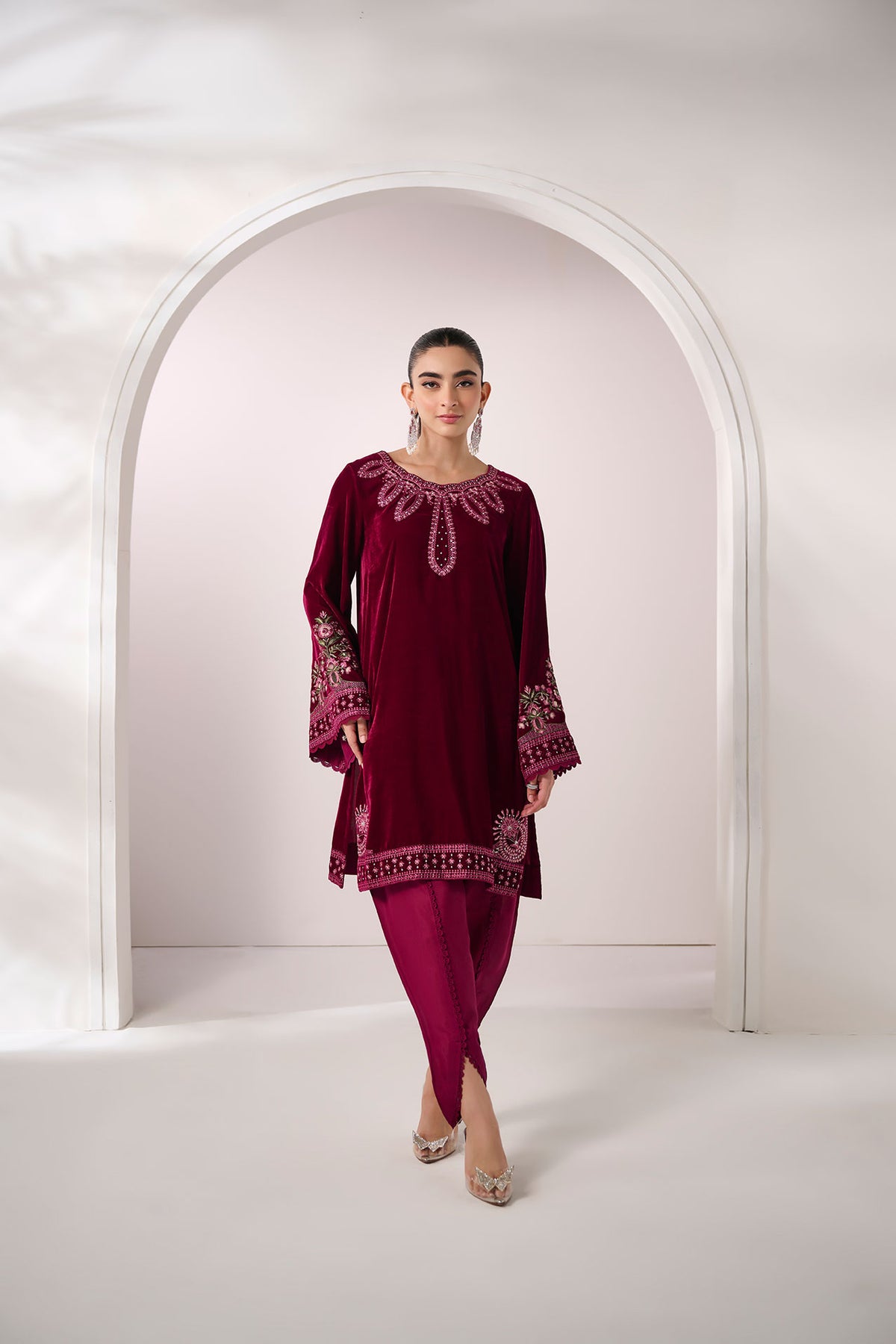 FW24DA-2628   PLUM  2PCS  EMBROIDERED KURTA WITH TROUSER