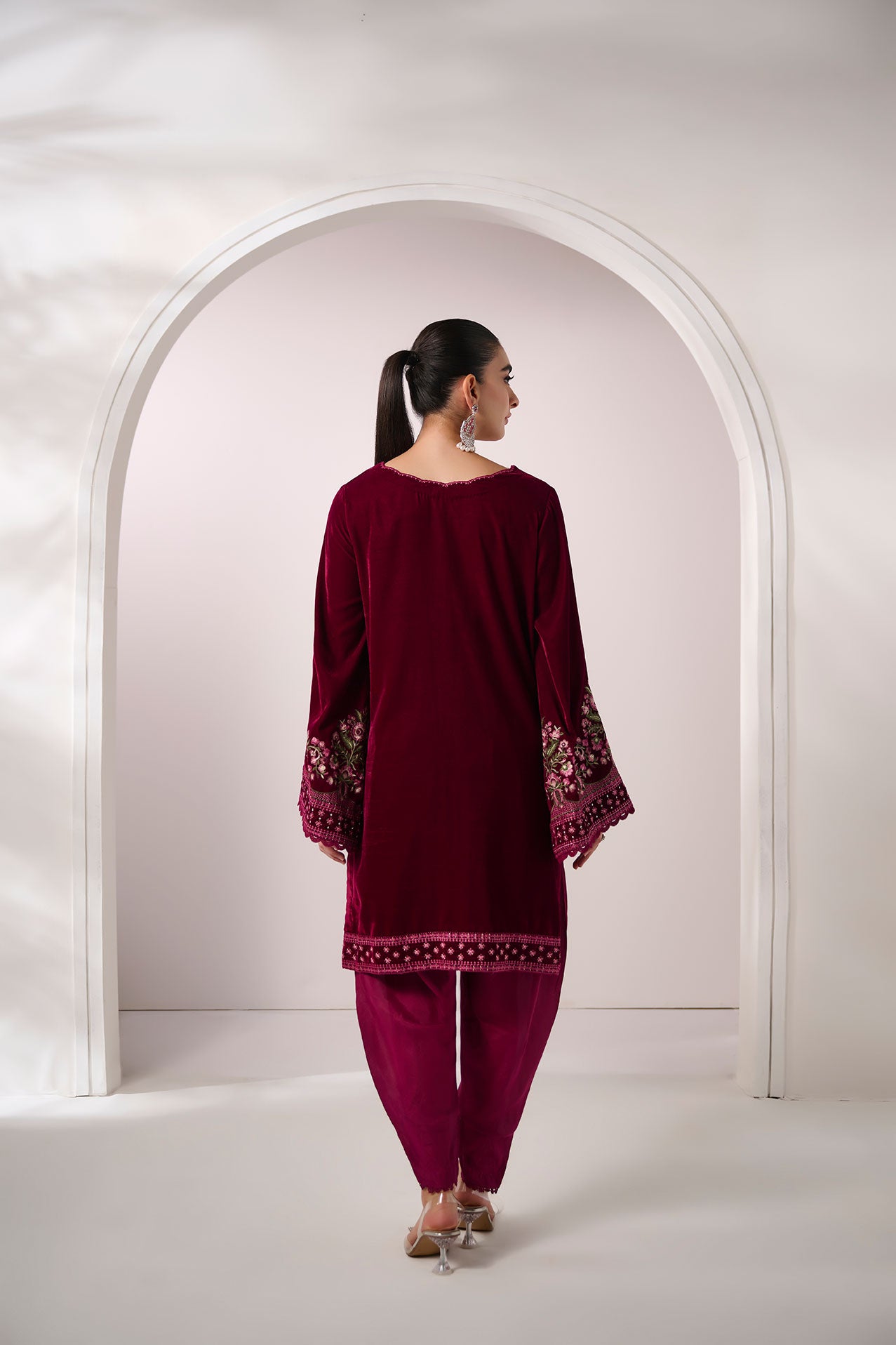 FW24DA-2628   PLUM  2PCS  EMBROIDERED KURTA WITH TROUSER