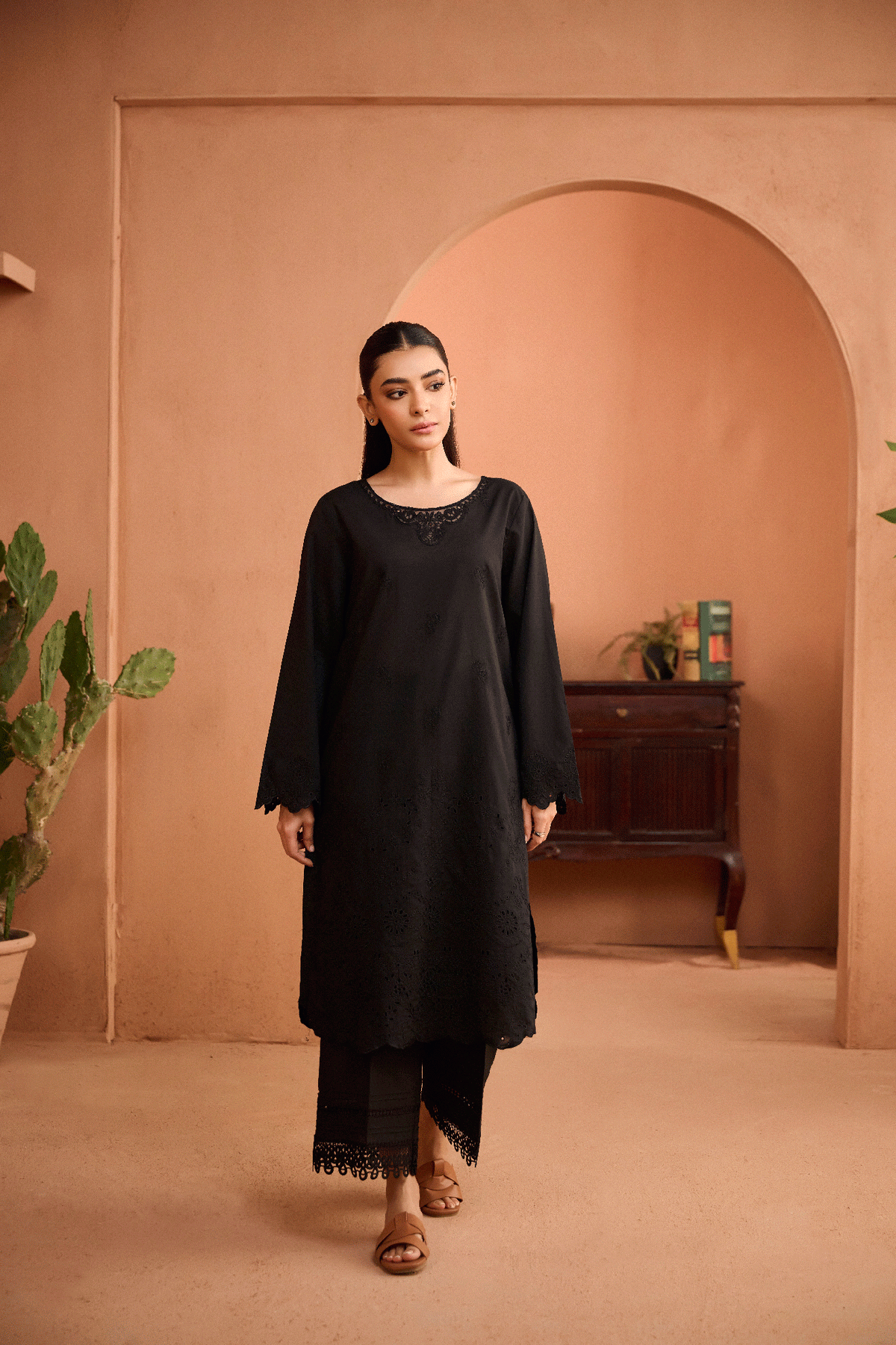 SS24DC-2453 BLACK 2PCS EMBROIDERED KURTA WITH TROUSER