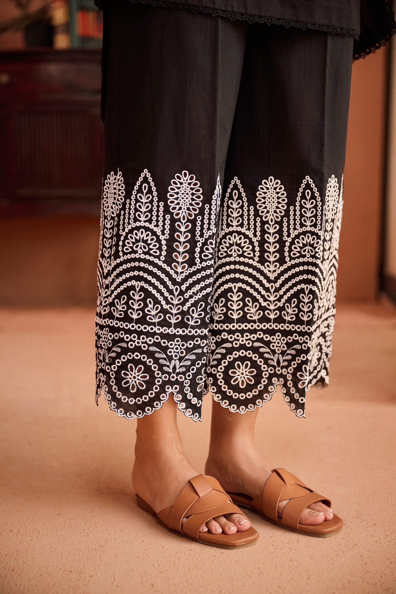 SS24DC-2458 BLACK 2PCS EMBROIDERED KURTA WITH TROUSER