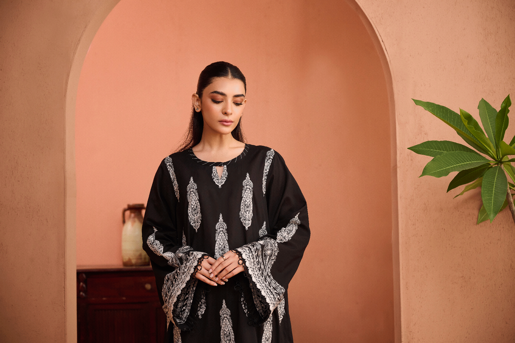 SS24DC-2461 BLACK 2PCS EMBROIDERED KURTA WITH TROUSER