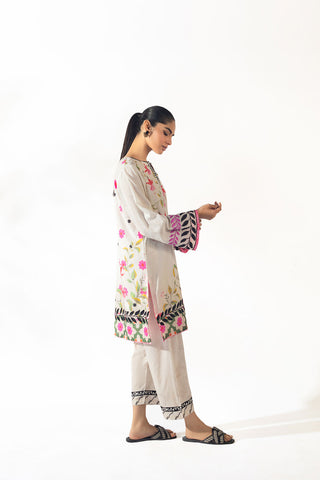 SS24DC-2329 WHITE LAWN 2PCS EMBROIDERED KURTA WITH TROUSER