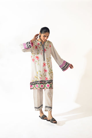 SS24DC-2329 WHITE LAWN 2PCS EMBROIDERED KURTA WITH TROUSER