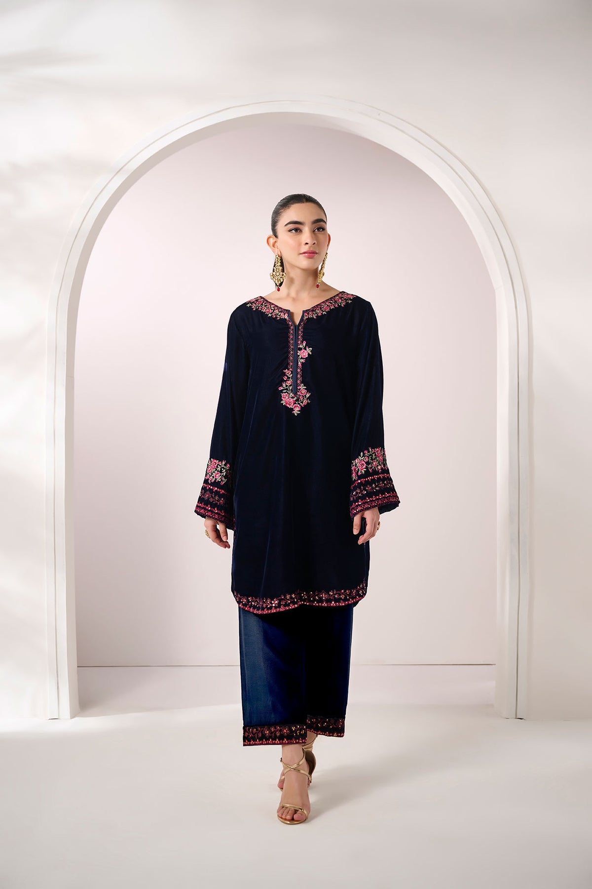 FW24DA-2614   NAVY BLUE  2PCS  EMBROIDERED KURTA WITH TROUSER