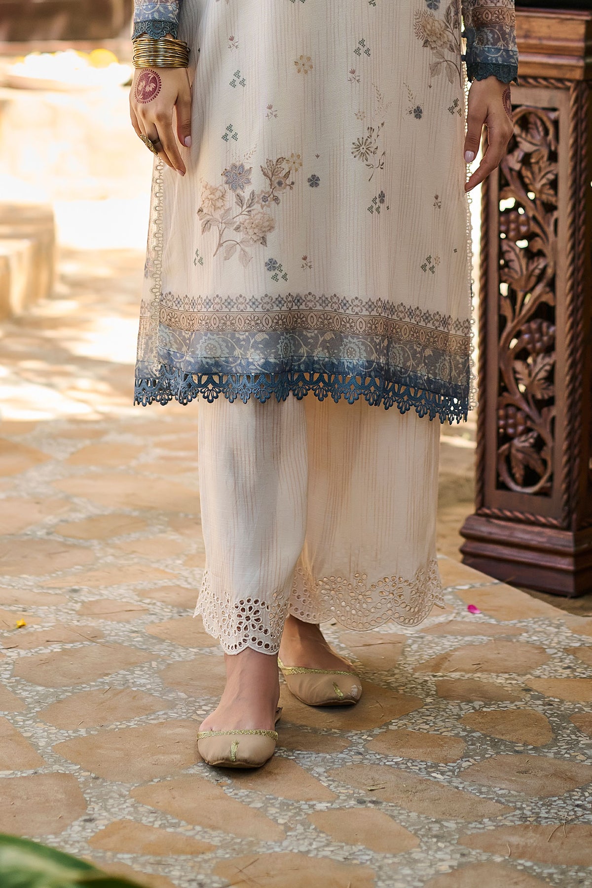 SS24DT-2390 BEIGE EMBROIDERY TROUSER