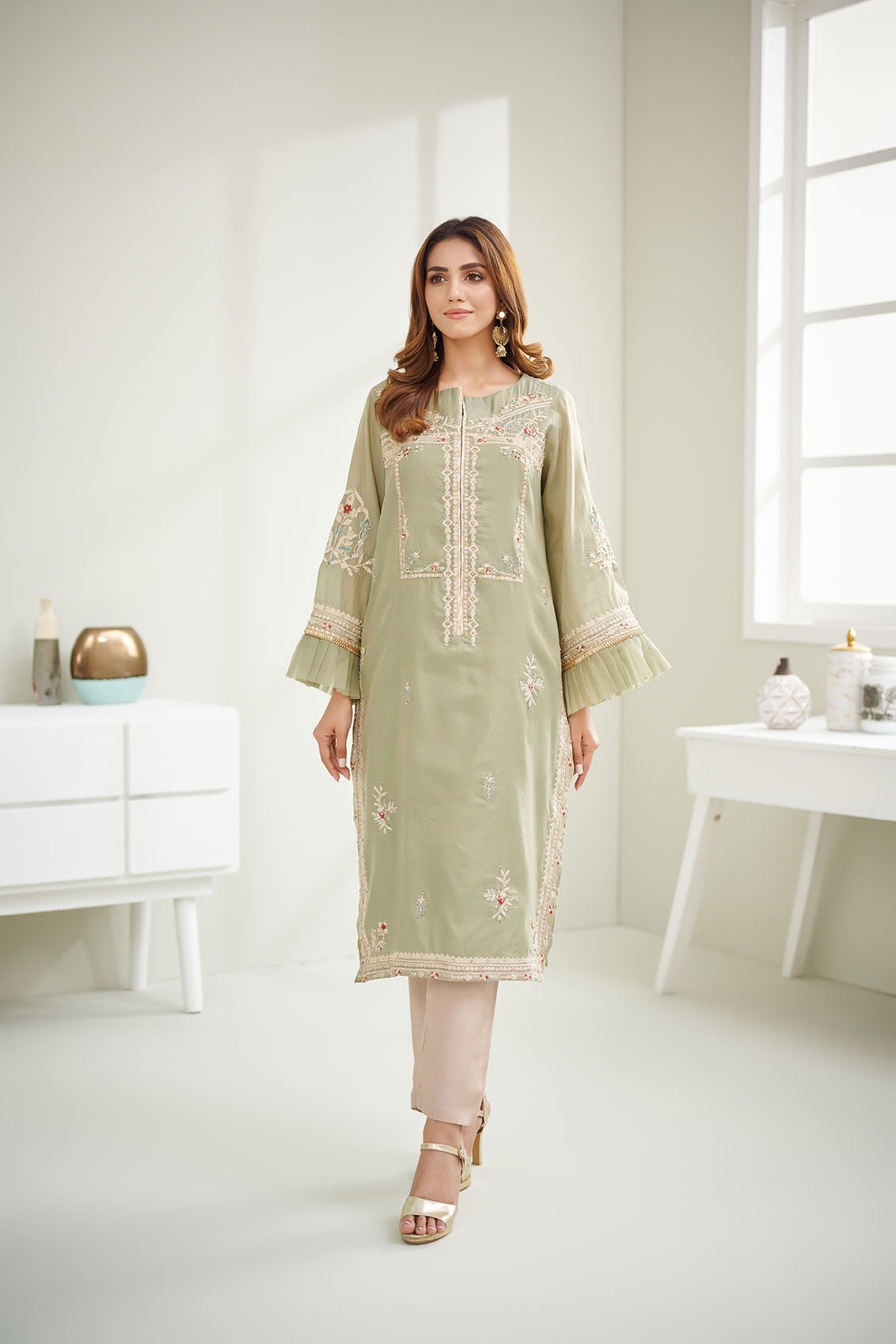 DA-1593 GREEN EMBROIDERED KURTA