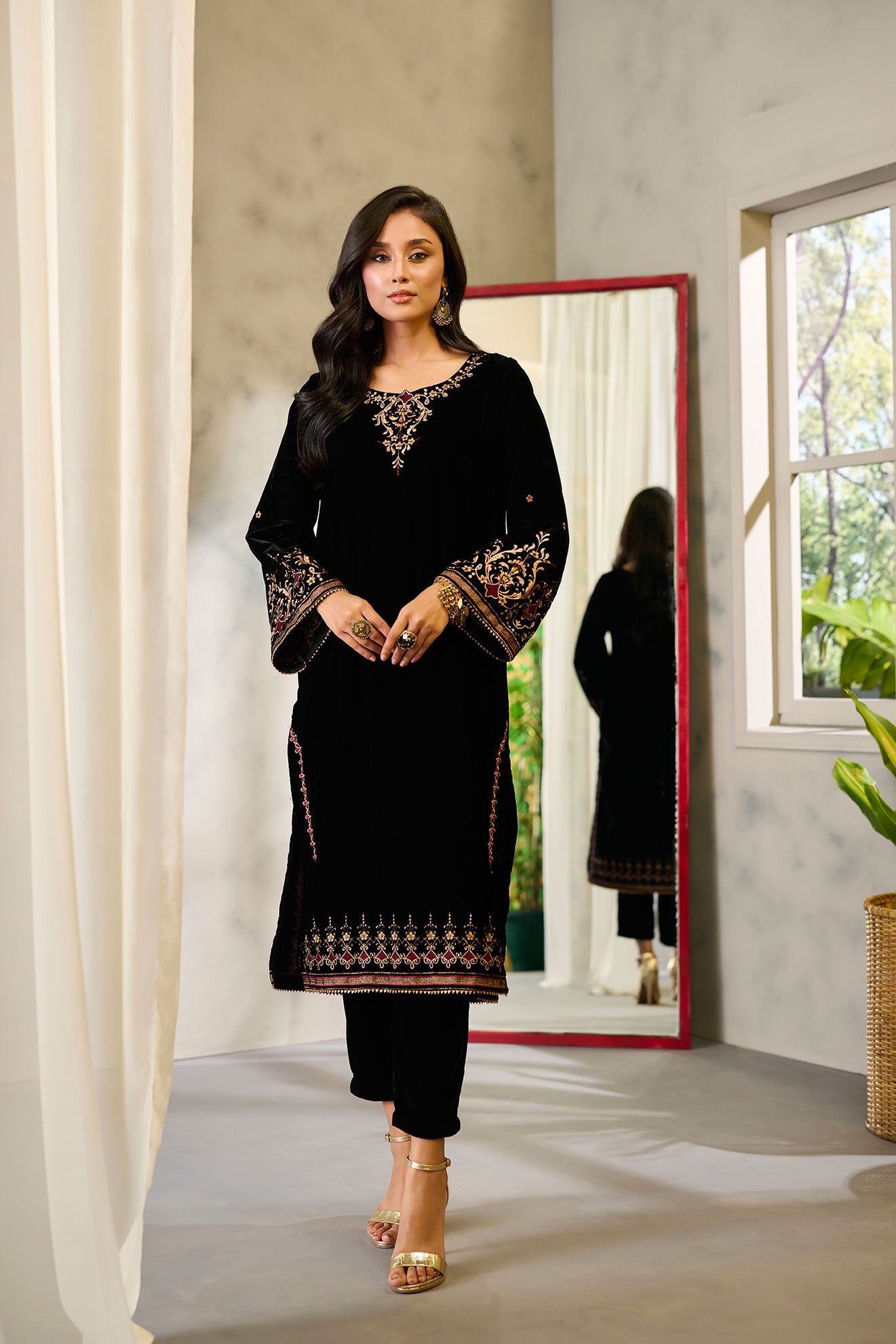 DA-1687 BLACK EMBROIDERED KURTA – Dhanak.com.pk