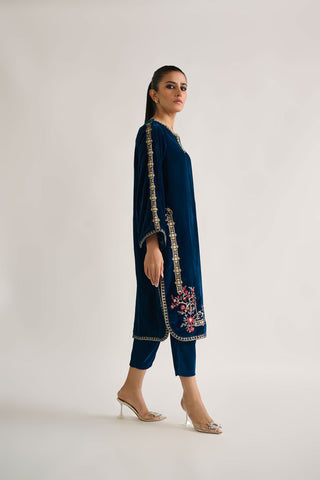 DA-1718 TURQUOISE BLUE EMBROIDERED KURTA