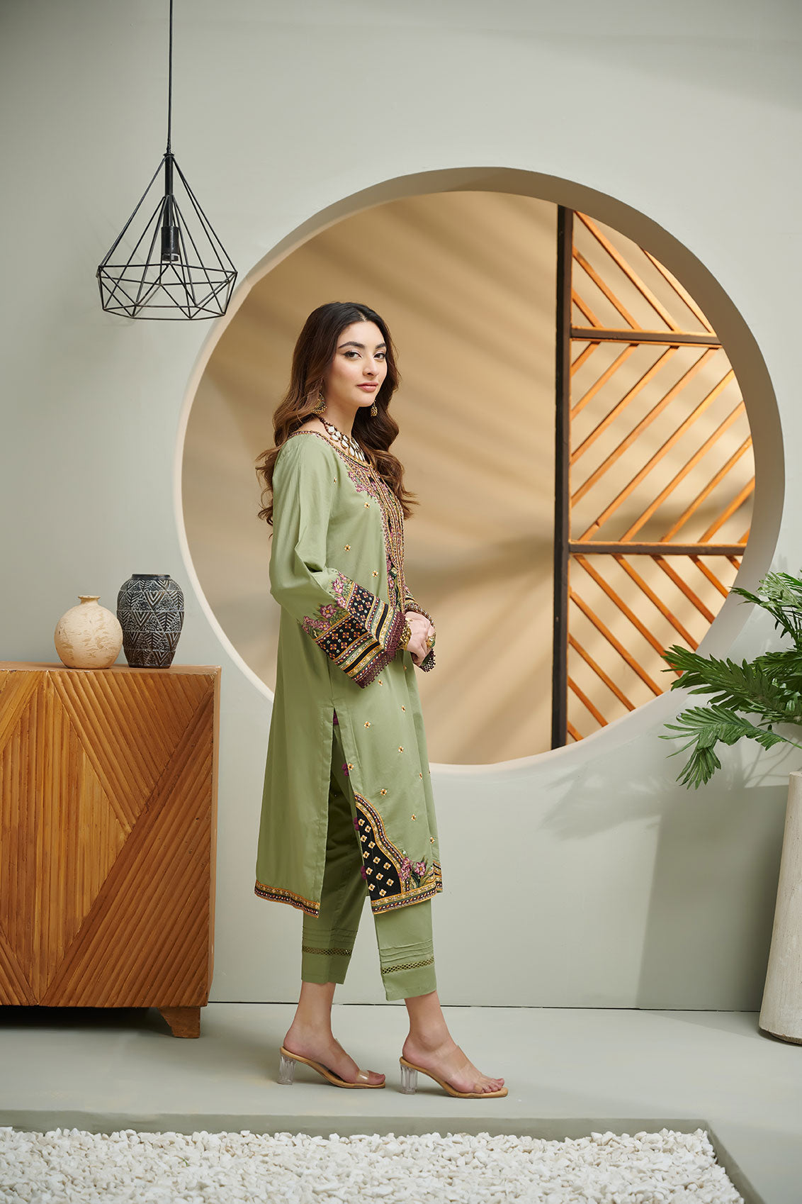 DC-2033 GREEN 2PCS  EMBROIDERED KURTA WITH TROUSER