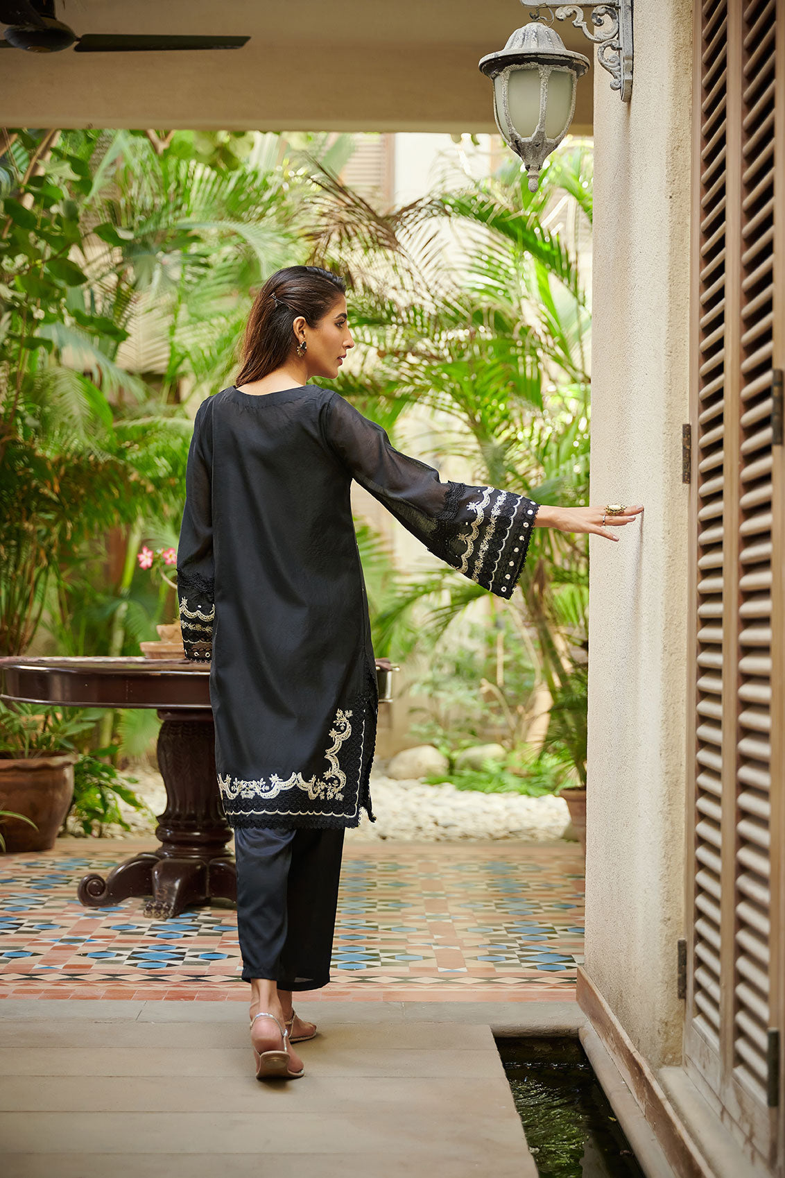 DC-2047 BLACK 2PCS  EMBROIDERED KURTA WITH TROUSER