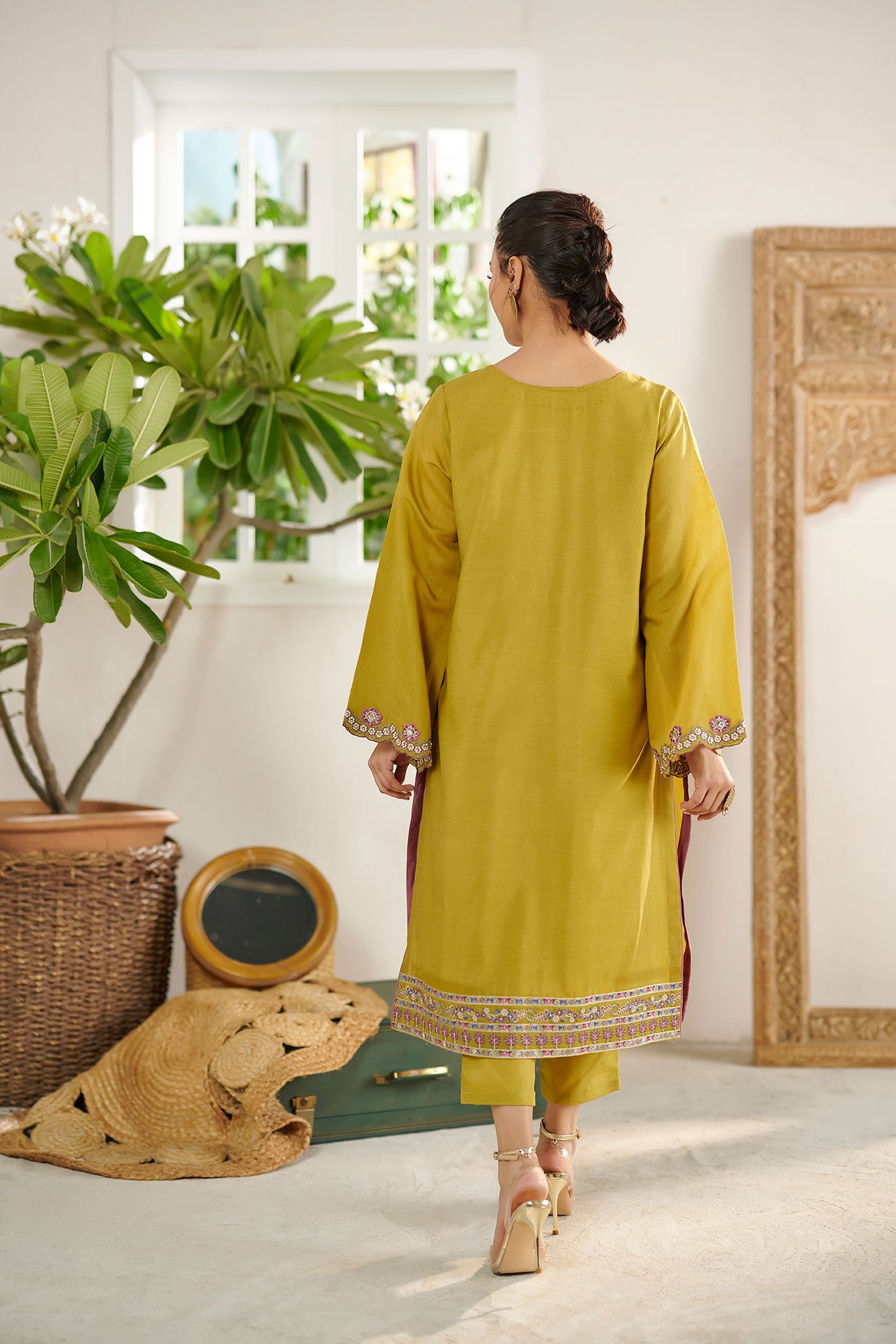 DC-2086 GREEN 2PCS  EMBROIDERED KURTA WITH TROUSER