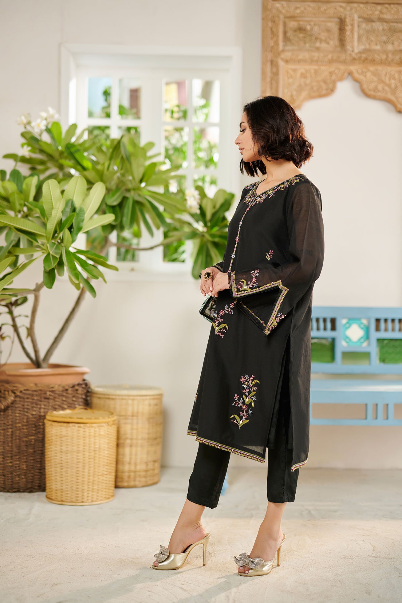 DC-2088 BLACK 2PCS  EMBROIDERED KURTA WITH TROUSER