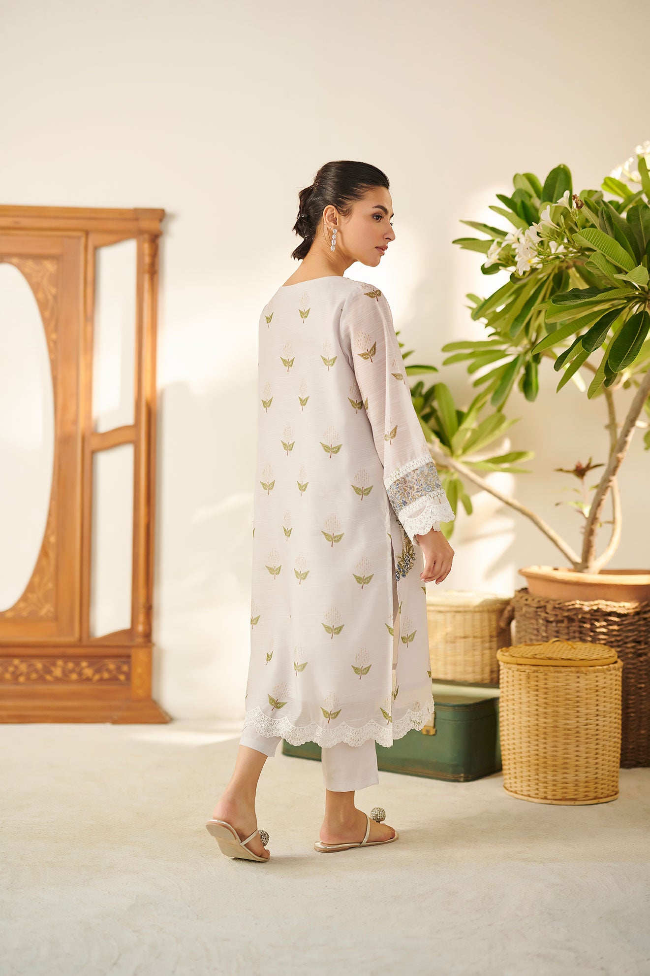 DC-2090 OFF WHITE 2PCS  MUNAR EMBROIDERED KURTA WITH TROUSER