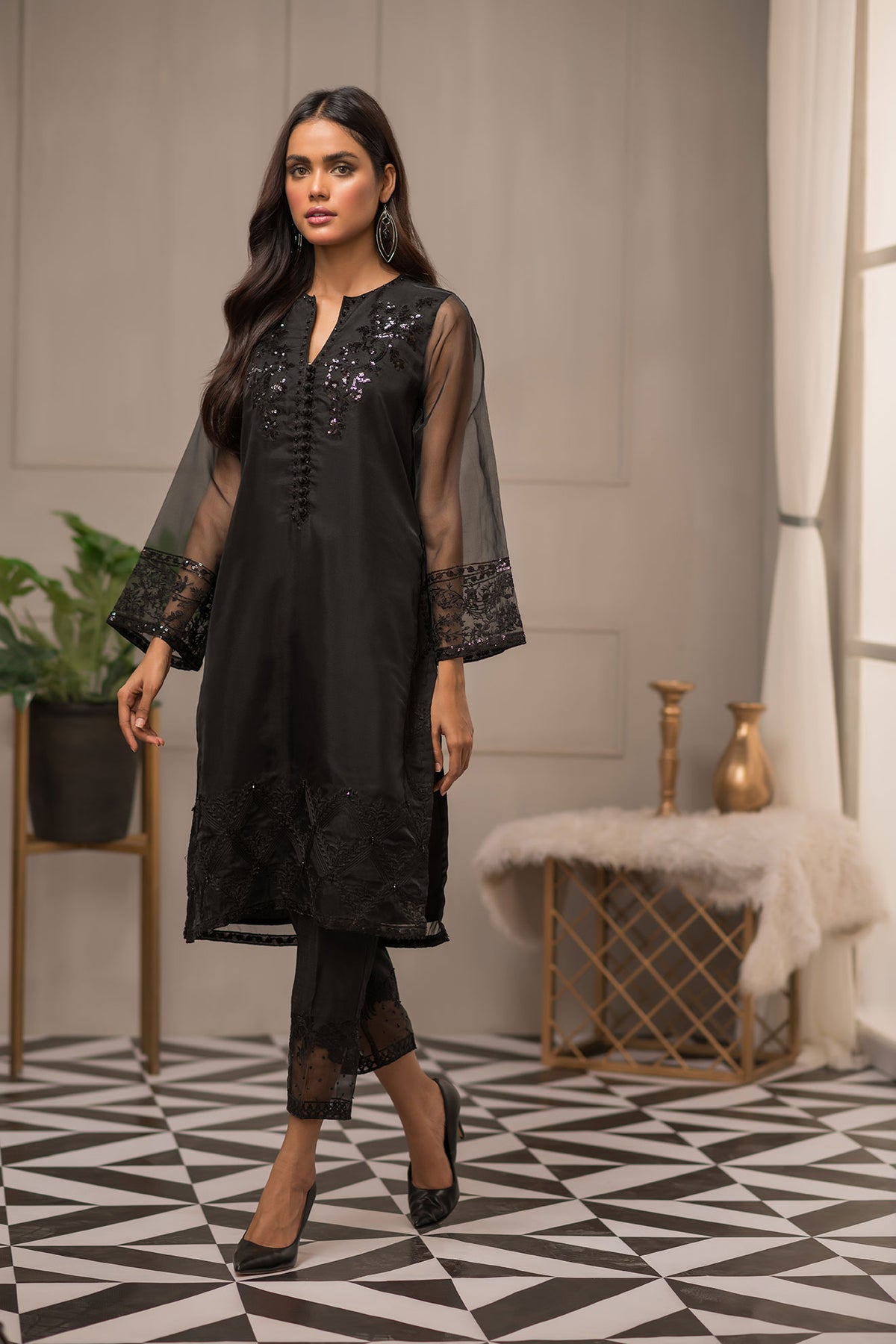 DA-1400 BLACK EMBROIDERED KURTA